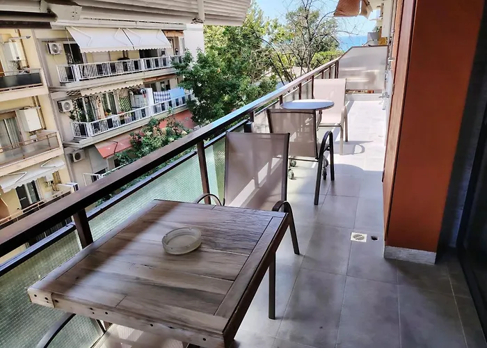 Waterfront Luxury Apartament
