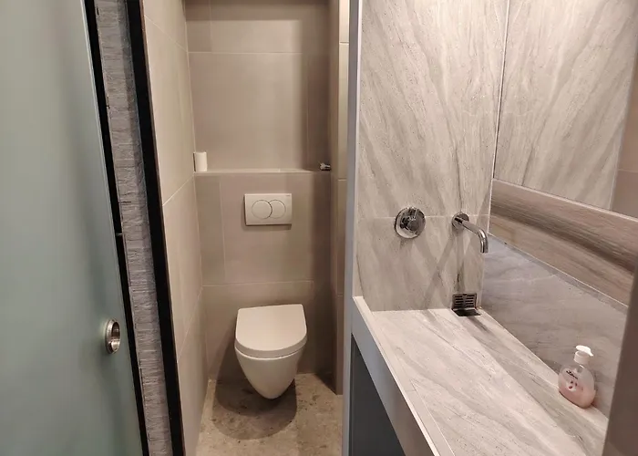 Waterfront Luxury Apartament *